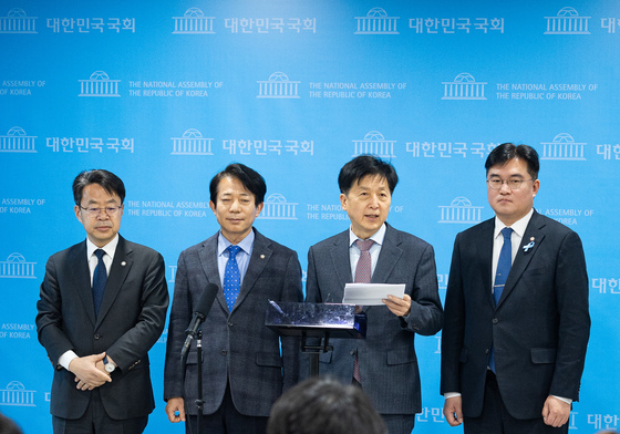 오기형 與코스피5000 특위원장, 청와대 초청 오찬 브리핑