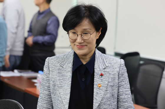 원민경 장관, 온라인상 청소년 안전을 위한 전문가 간담회 참석