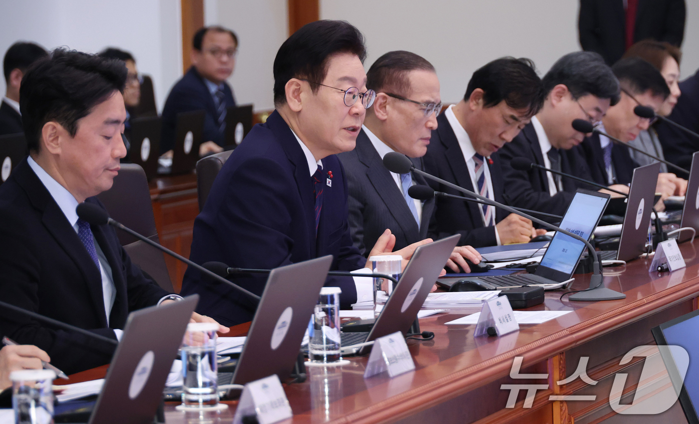 (서울=뉴스1) 허경 기자 = 이재명 대통령이 22일 청와대에서 열린 수석보좌관회의에서 발언하고 있다. (청와대통신사진기자단) 2026.1.22/뉴스1