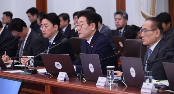 수석보좌관회의 발언하는 이재명 대통령