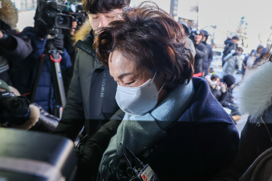 경찰 출석하는 김병기 의원 아내