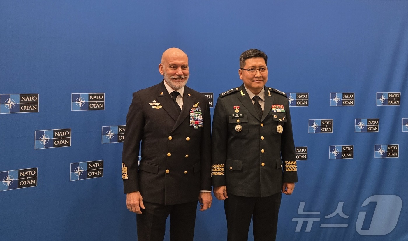 (서울=뉴스1) = 함동참모본부는 21일부터 22일까지 벨기에 브뤼셀 NATO 본부에서 개최된 'NATO 군사위원회 국방총장 회의‘에 권대영 합동참모본부 차장이 참석했다고 밝혔다. …