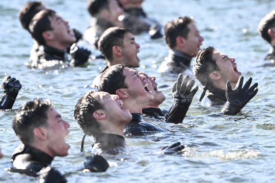 내일도 최저 -19도 '강추위'…퇴근길엔 전국에 눈·비 내린다