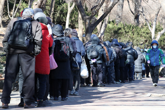 '최강 한파' 몰아친 무료급식소