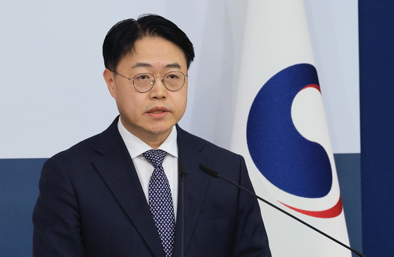 정례브리핑하는 이문배 외교부 부대변인