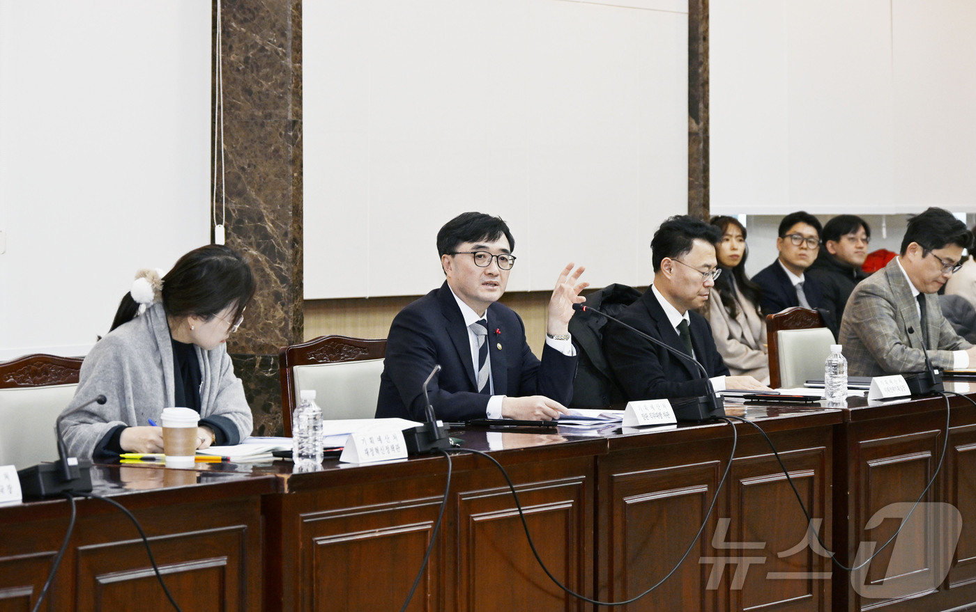 (서울=뉴스1) = 임기근 기확예산처 장관 직무대행 차관이 22일 오후 서울 종로구 정부서울청사에서 열린 '재정구조 혁신 전담반 2차 점검회의'에서 모두발언을 하고 있다. (기확예 …