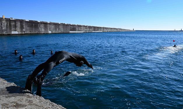 차가운 바다로 향한 질주…SSU 철인 선발전