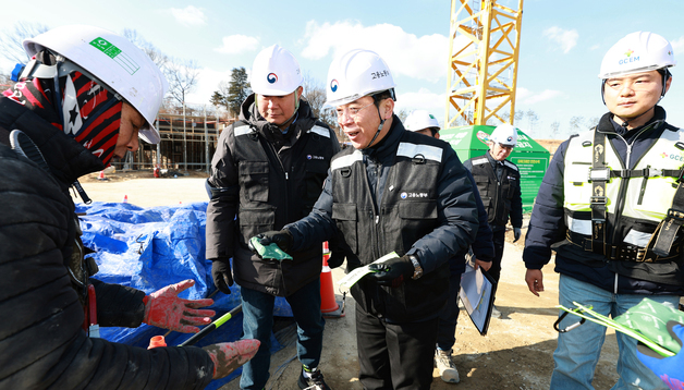 소규모 현장 '안전 파수꾼' 뜬다…노동장관, 직접 현장점검