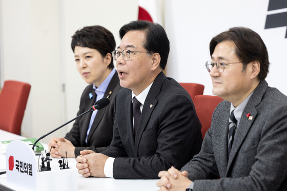 홍익표 정무수석 접견 인사말하는 송언석 원내대표