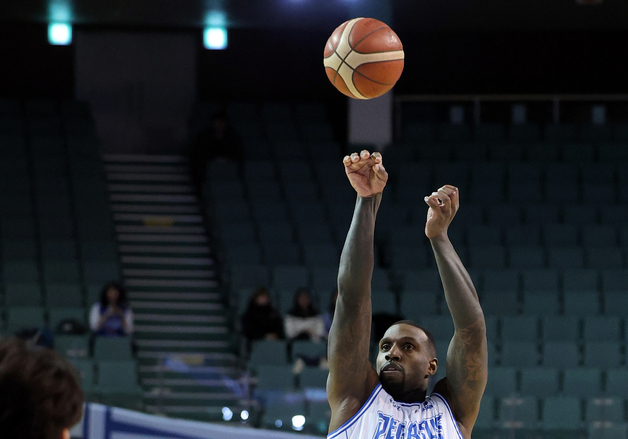 라건아, 오픈 찬스야!