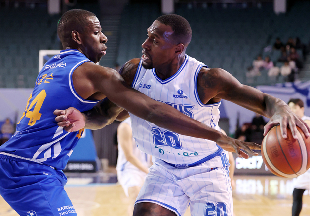 라건아·니콜슨, 힘과 힘의 맞대결