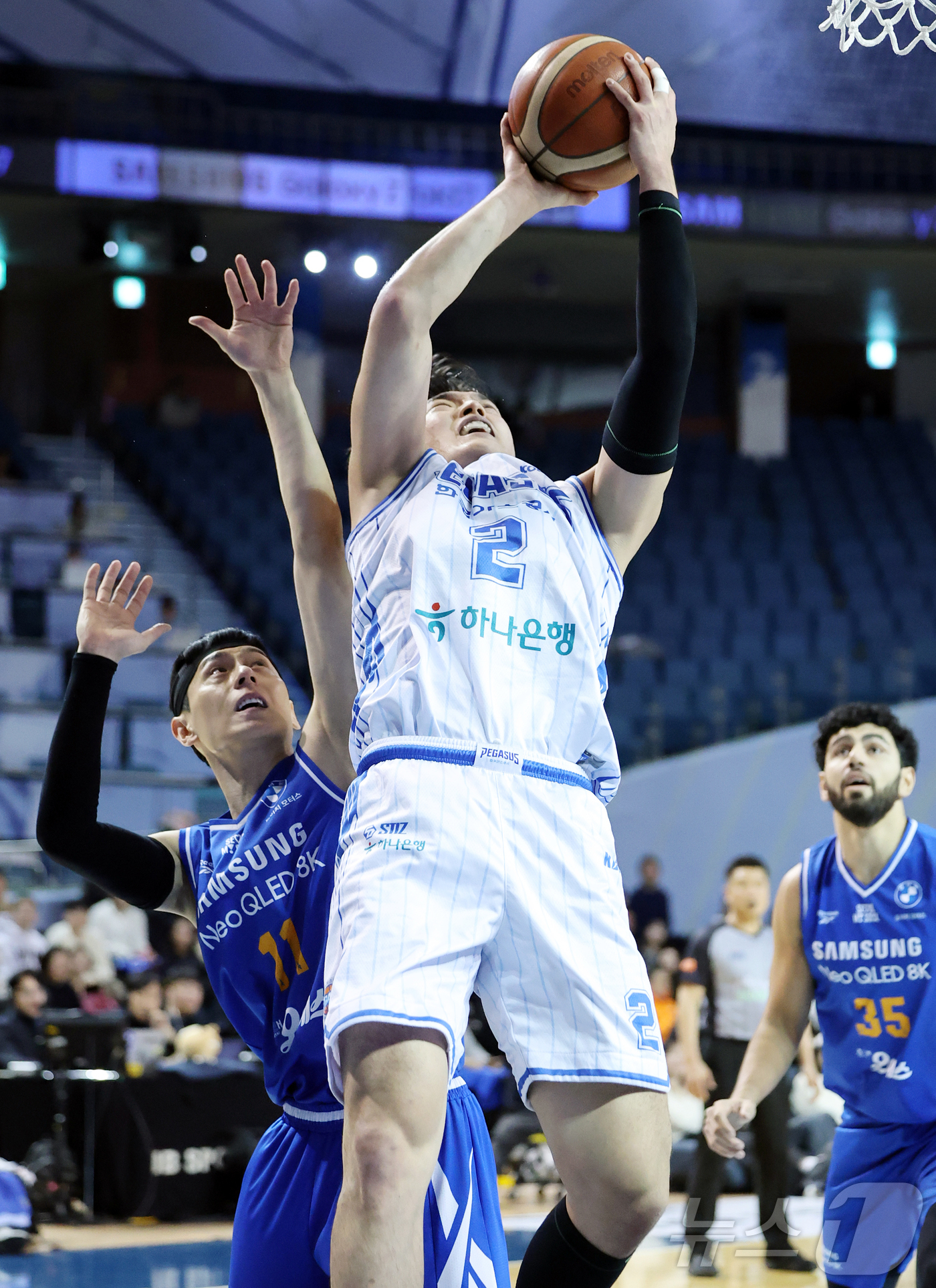 (서울=뉴스1) 김진환 기자 = 22일 오후 서울 송파구 잠실 잠실실내체육관에서 열린 2025-2026 LG전자 프로농구 정규리그 서울 삼성 썬더스와 대구 한국가스공사의 경기, 2 …