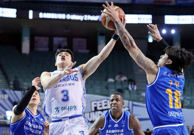 2쿼터 막판 레이업 슛이 막힌 정성우