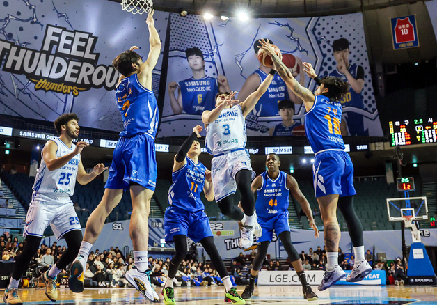 2쿼터 막판 레이업 슛이 막힌 정성우