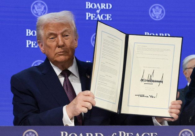 트럼프, '평화위원회' 공식 출범…"세계 곳곳서 위협 진정세"