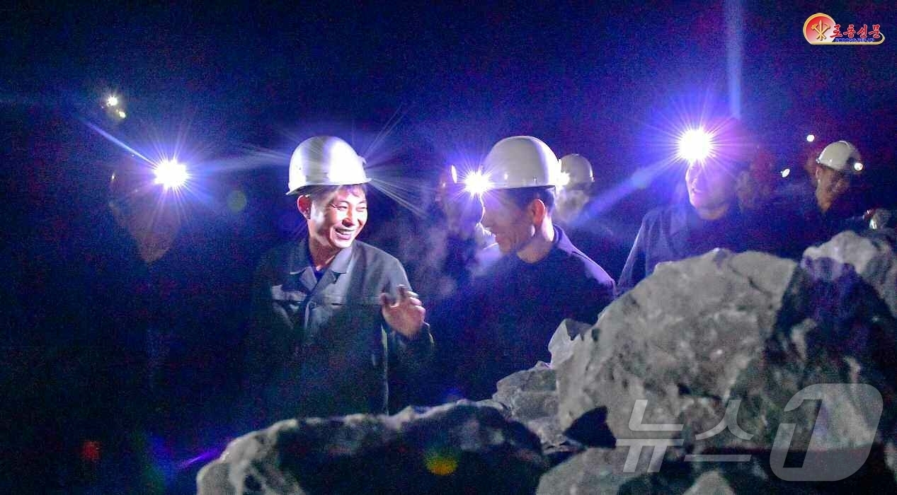 (평양 노동신문=뉴스1) = 북한 노동당 기관지 노동신문은 23일 은파광산 굴진갱에서 "영광의 당대회를 더 높은 광물 증산 성과로 맞이할 열의에 넘쳐있다"고 보도했다. [국내에서만 …