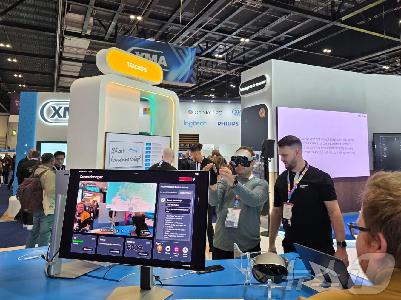 (서울=뉴스1) = 삼성전자가 21일부터 23일(현지시간)까지 영국 엑셀 런던에서 열리는 유럽 최대 교육 기술 전시회 'Bett 2026'에 참가했다고 22일 밝혔다. 사진은 'B …