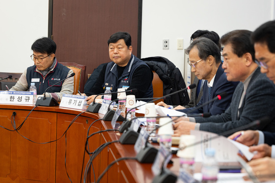 민주당 정년연장특위 참석한 노동계 위원들