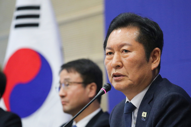 정청래 "합당, 꼭 가야 할 길"…박지원 "당원주권 납득시켜야"