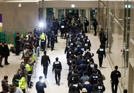 캄보디아 대규모 스캠 범죄 일당 강제 소환