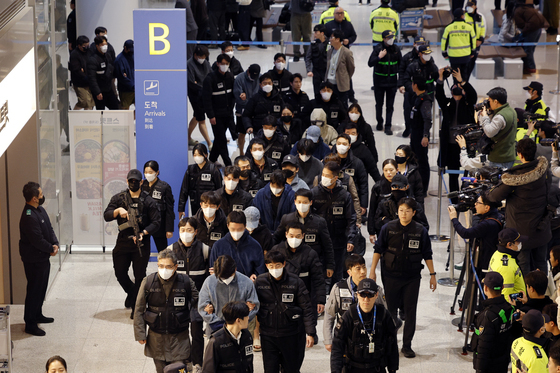 캄보디아 송환 73명 중 17명 충남서 수사…로맨스 스캠 혐의