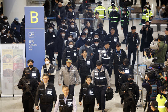 [뉴스1 PICK]'캄보디아 스캠범죄' 韓 피의자 73명 강제 송환