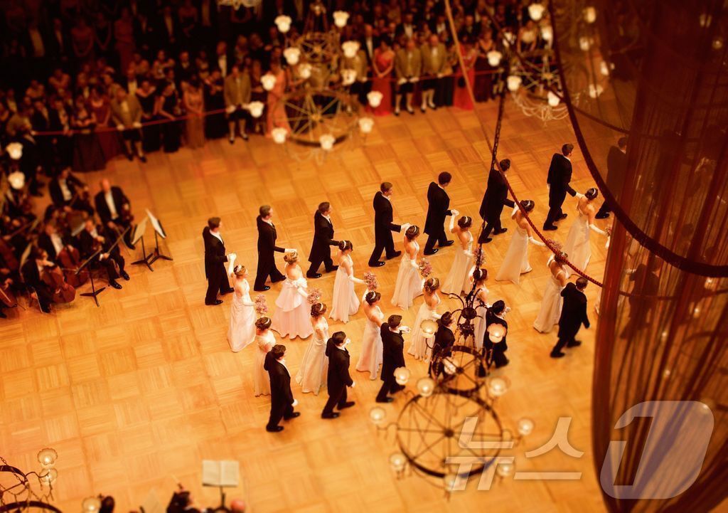 본문 이미지 - 빈 무도회(빈관광청 제공)