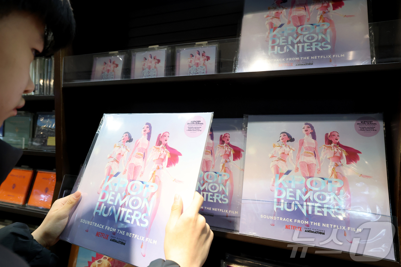 (서울=뉴스1) 권현진 기자 = 넷플릭스 오리지널 애니메이션 ‘케이팝 데몬 헌터스’(이하 케데헌)가 제98회 아카데미 시상식 장편 애니메이션 부문 최종 후보에 올랐다.‘케데헌’은 …