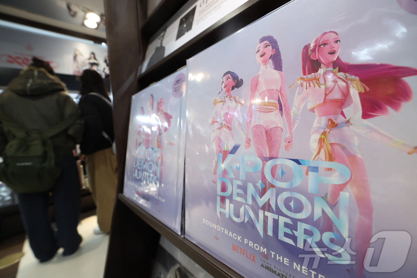 (서울=뉴스1) 권현진 기자 = 넷플릭스 오리지널 애니메이션 ‘케이팝 데몬 헌터스’(이하 케데헌)가 제98회 아카데미 시상식 장편 애니메이션 부문 최종 후보에 올랐다.‘케데헌’은 …