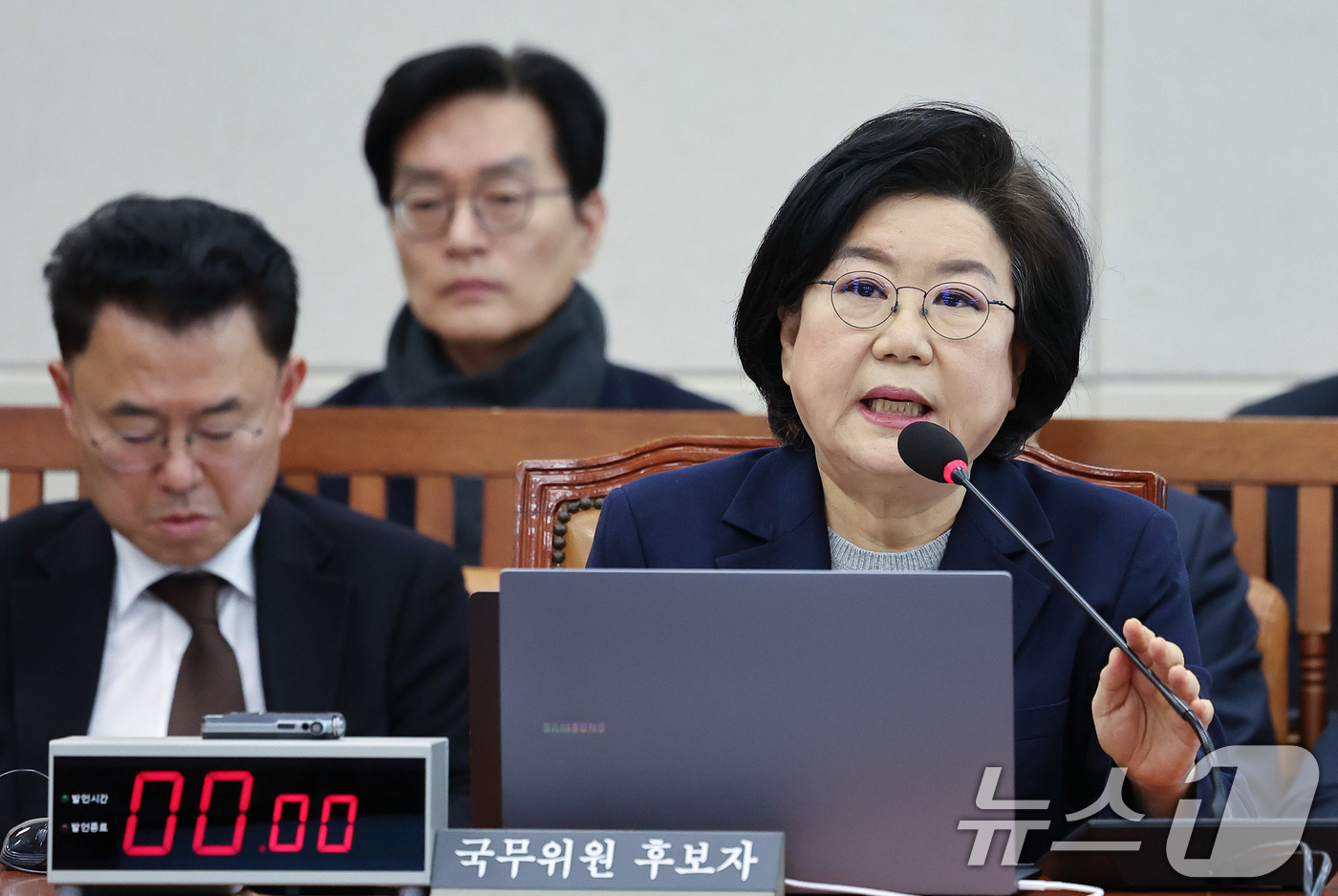 (서울=뉴스1) 국회사진기자단 = 이혜훈 기획예산처 장관 후보자가 23일 서울 여의도 국회에서 열린 인사청문회에 출석해 의원 질의에 답하고 있다. 2026.1.23/뉴스1