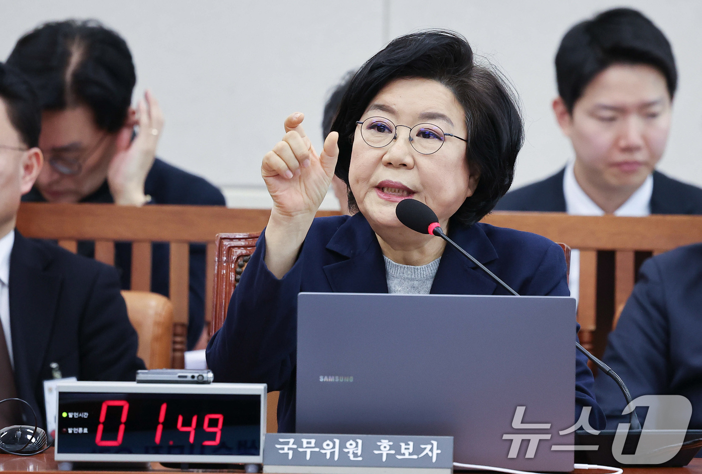 (서울=뉴스1) 국회사진기자단 = 이혜훈 기획예산처 장관 후보자가 23일 서울 여의도 국회에서 열린 인사청문회에 출석해 의원 질의에 답하고 있다. 2026.1.23/뉴스1