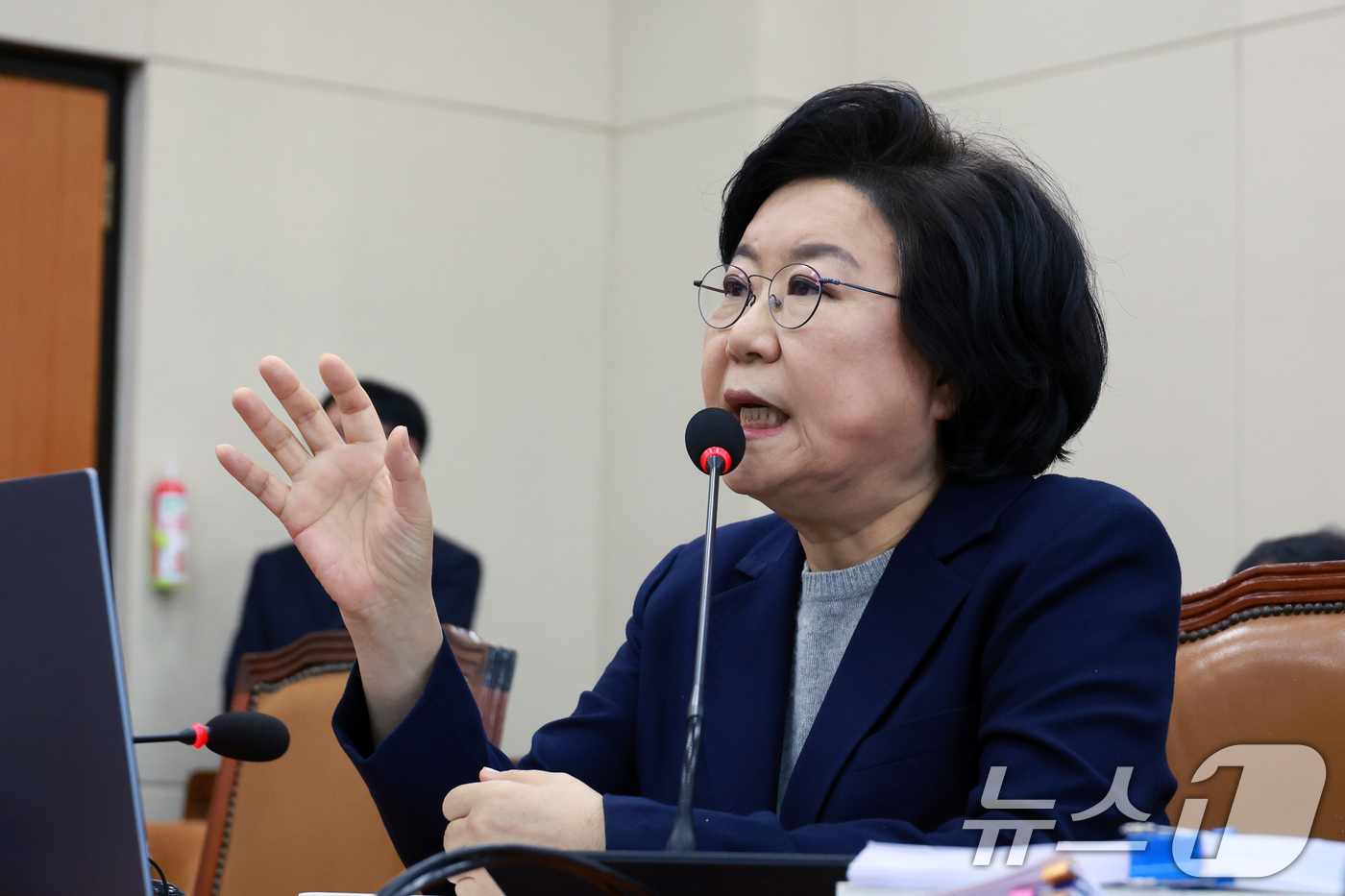 (서울=뉴스1) 국회사진기자단 = 이혜훈 기획예산처 장관 후보자가 23일 서울 여의도 국회에서 열린 인사청문회에 출석해 의원 질의에 답하고 있다. 2026.1.23/뉴스1