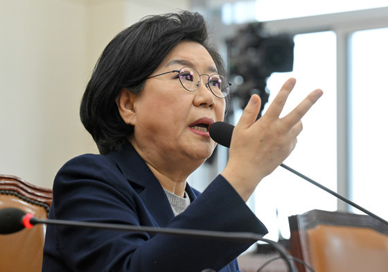 답변하는 이혜훈 후보자