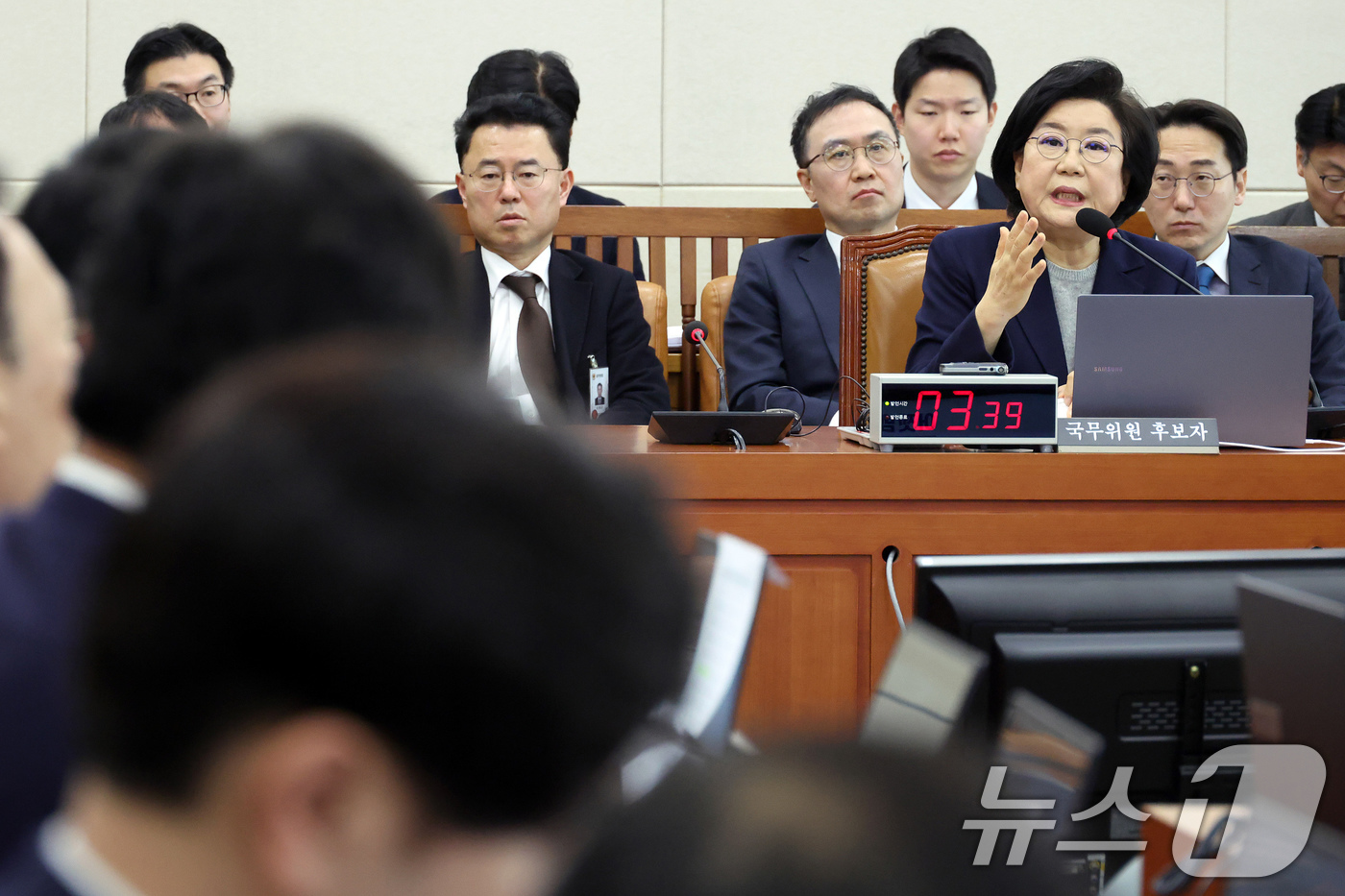 (서울=뉴스1) 국회사진기자단 = 이혜훈 기획예산처 장관 후보자가 23일 서울 여의도 국회에서 열린 인사청문회에 출석해 의원 질의에 답하고 있다. 2026.1.23/뉴스1