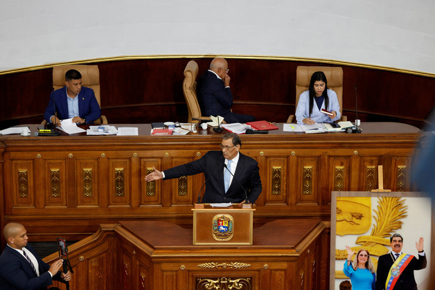 베네수, 석유산업 국유화 폐기 성큼…"묻힌 석유 쓸모 없어"(종합)
