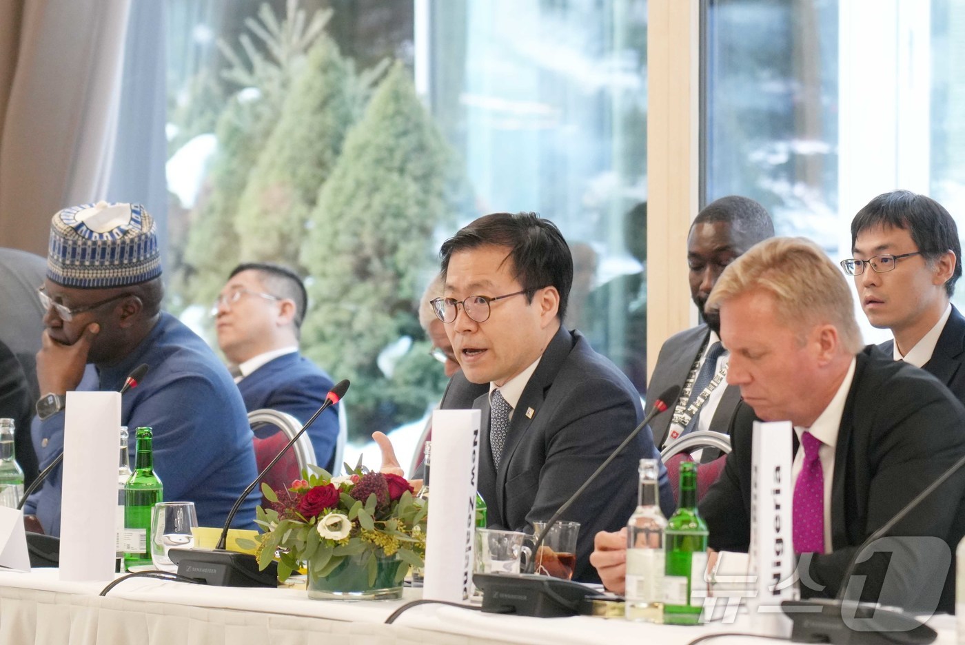 (서울=뉴스1) = 여한구 산업통상부 통상교섭본부장이 22일(현지시간) 스위스 다보스에서 열린 'WTO 비공식 통상장관 회의'에서 발언을 하고 있다. (산업통상부 제공. 재판매 및 …