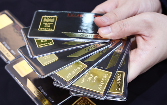 치솟는 금값