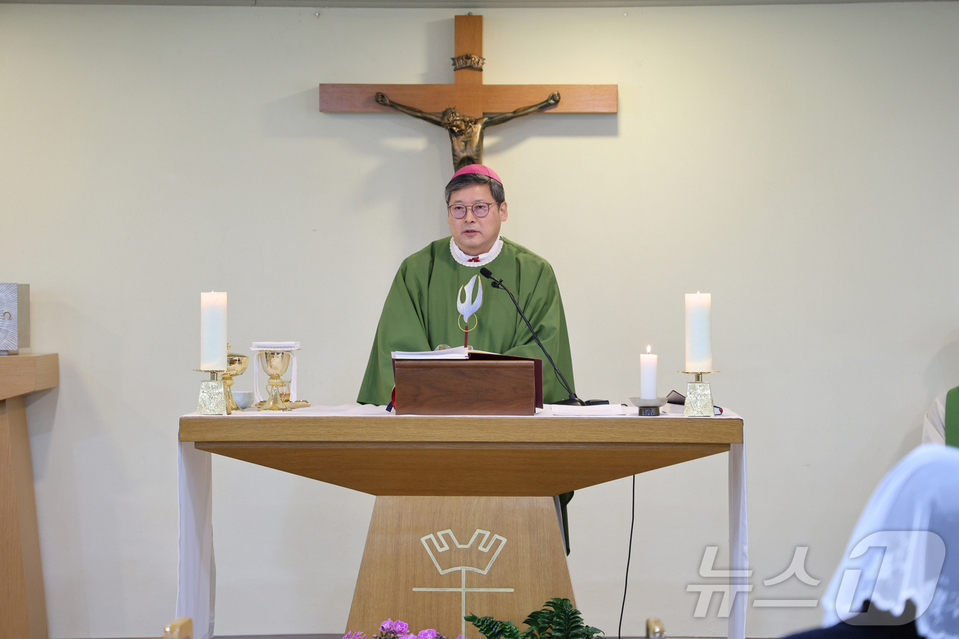 (서울=뉴스1) = 천주교 서울대교구장 정순택 대주교가 23일 국회 본관 경당에서 열린 국회 가톨릭신도의원회 신년 미사에서 강론을 하고 있다. (천주교 서울대교구 제공. 재판매 및 …