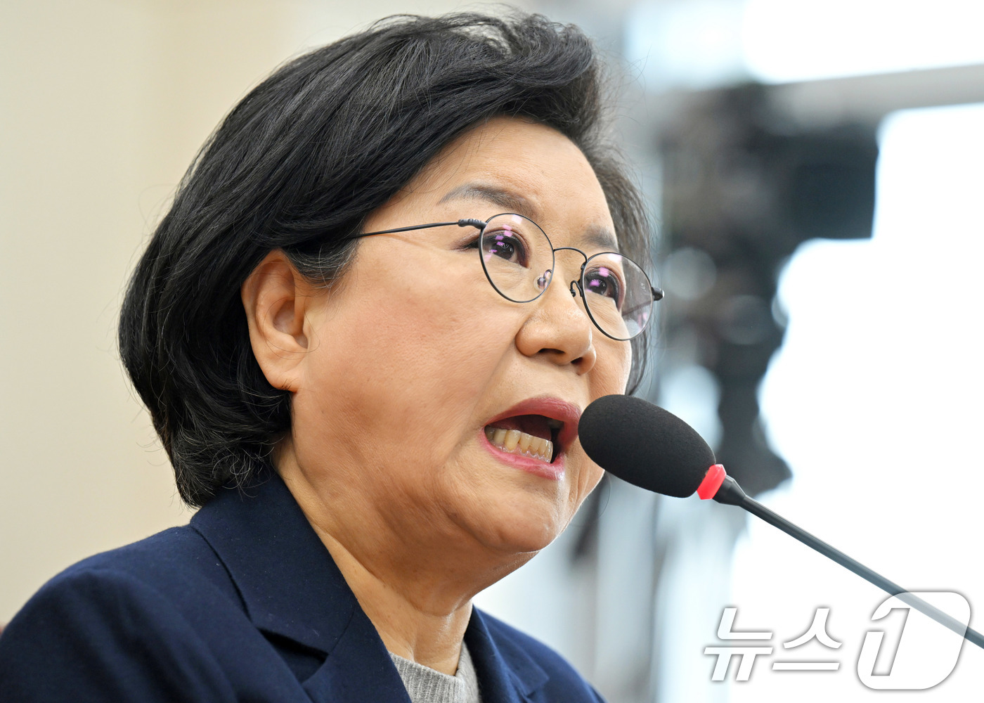 (서울=뉴스1) 국회사진기자단 = 이혜훈 기획예산처 장관 후보자가 23일 서울 여의도 국회에서 열린 제431회국회(임시회) 재정경제기획위원회 인사청문회에 출석해 의원 질의에 답변하 …