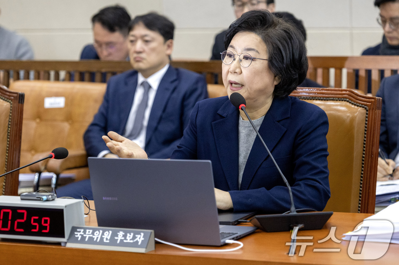 (서울=뉴스1) 국회사진기자단 = 이혜훈 기획예산처 장관 후보자가 23일 서울 여의도 국회에서 열린 제431회국회(임시회) 재정경제기획위원회 인사청문회에 출석해 의원 질의에 답변하 …