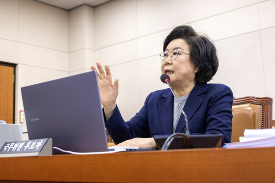 이혜훈, '장남 파경'으로 청약의혹 방어…비망록·갑질 의혹 '난타전'(종합)