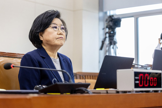 尹기조 '손절'한 이혜훈 "자멸적 긴축 참담…평생 소신 무너졌다"