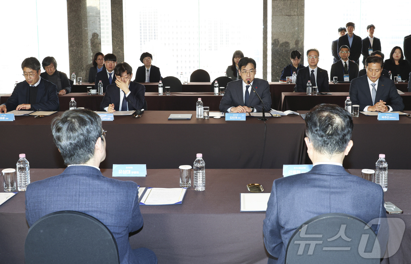 (서울=뉴스1) = 김민재 행정안전부 차관이 23일 오후 서울 종로구 더 플라자호텔 서울에서 열린 ‘공공 마이데이터 추진체계 강화를 위한 협약식’에 참석해 인사말을 하고 있다. ( …