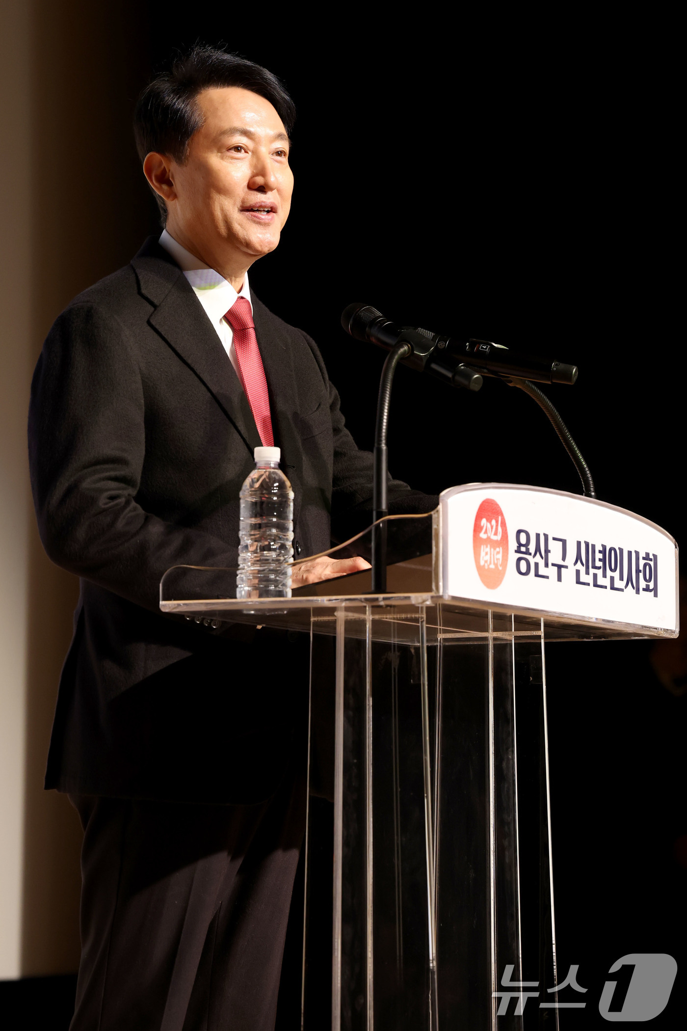 (서울=뉴스1) 이광호 기자 = 오세훈 서울시장이 23일 오후 서울 용산구청에서 열린 용산구 신년인사회에 참석해 새해인사를 하고 있다. 2026.1.23/뉴스1