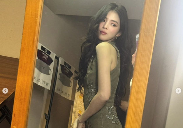 한소희, 인형 같은 얼굴에 개미 허리까지…비현실적 미모 [N샷]