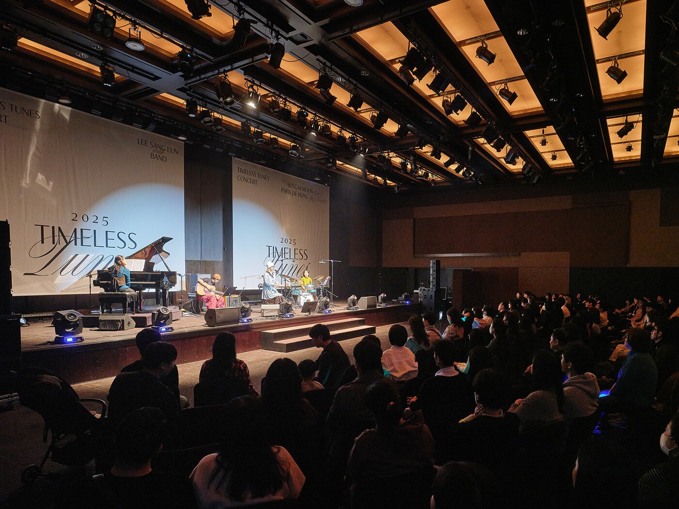 본문 이미지 - 지난해 설 연휴 타임리스 튠즈 공연(신라호텔 제공)