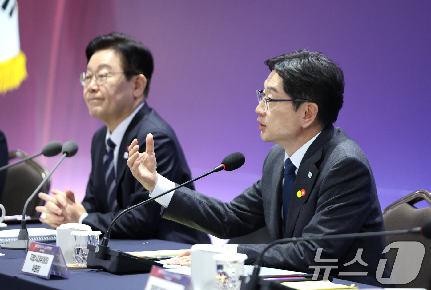 (울산=뉴스1) 허경 기자 = 김경수 지방시대위원회 위원장이 23일 울산전시컨벤션센터에서 열린 '울산의 마음을 듣다‘ 타운홀 미팅에서 발언하고 있다.  2026.1.23/뉴스1