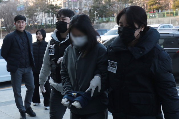 캄보디아 한국인 총책 부부 국내 송환