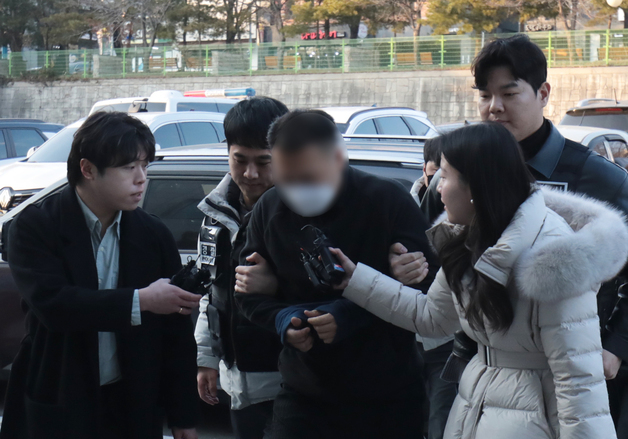 캄보디아 한국인 총책 부부 국내 송환