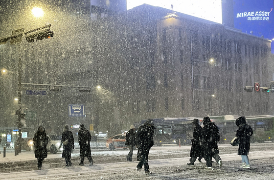 수도권·강원 '대설 특보'…행안부, 중대본 1단계 가동